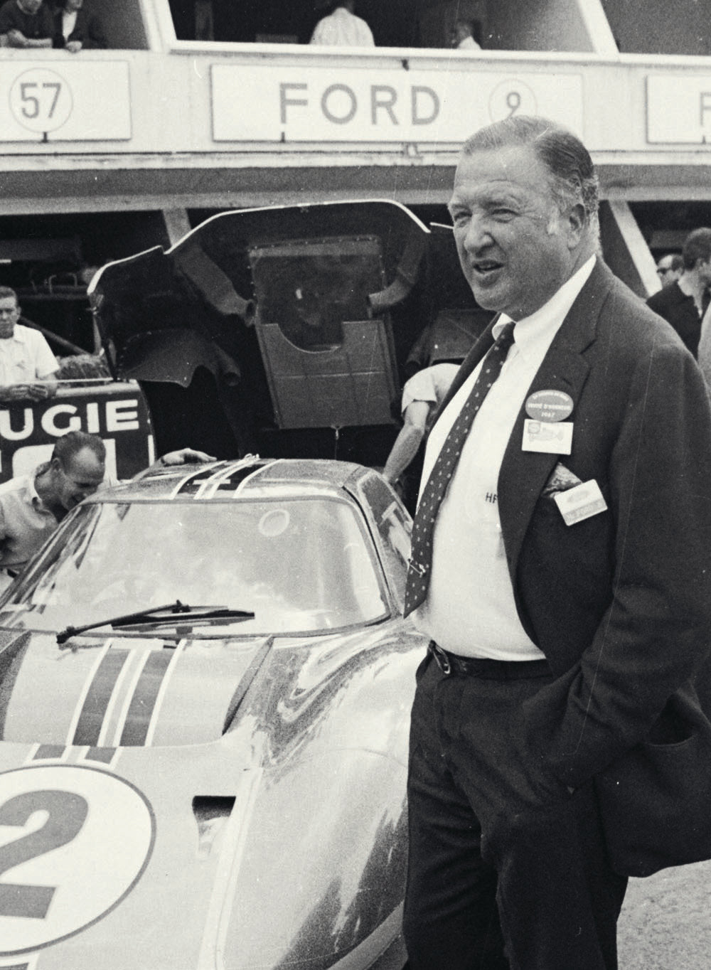 1967 Ford GT MkIV and Henry Ford II Le Mans France 0401-2318