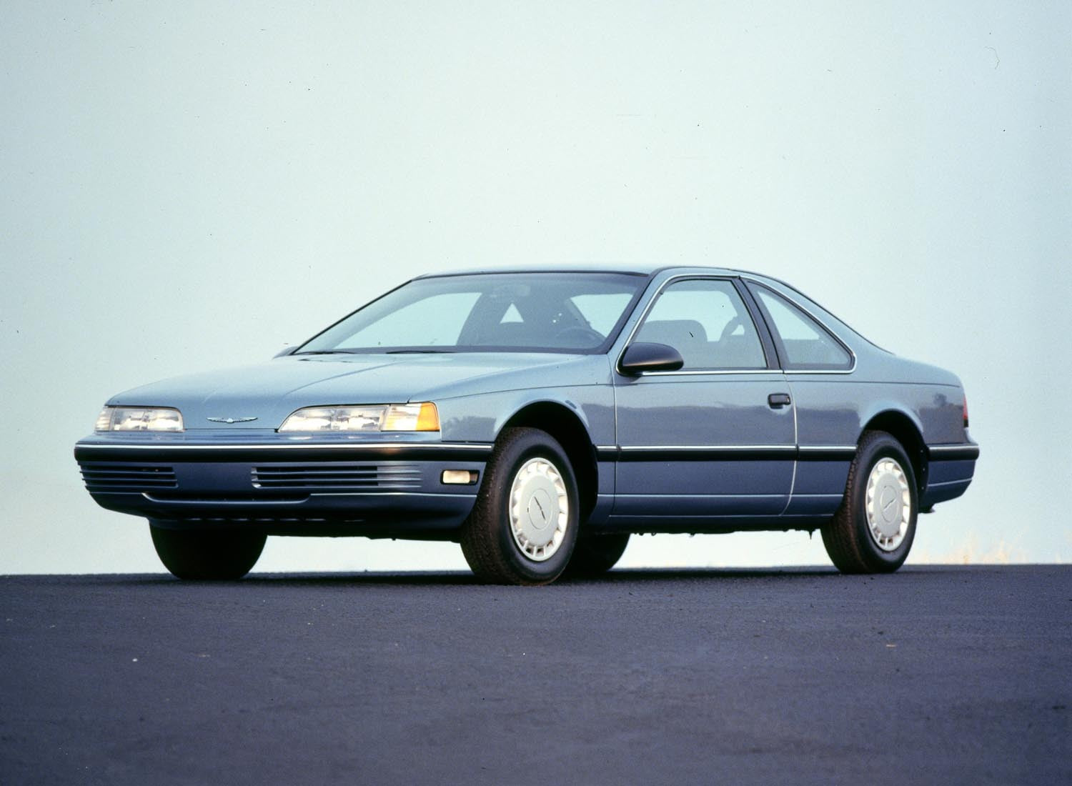 1989 Ford Thunderbird LX 0401-3790 – Fordimages