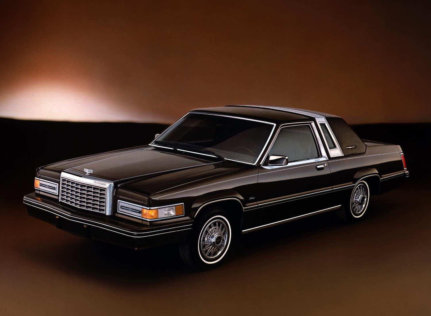 1982 Ford Thunderbird Heritage 0401-3992 – Fordimages
