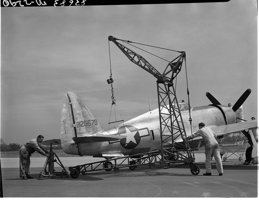 1946 engine change on P 47 0401-5601