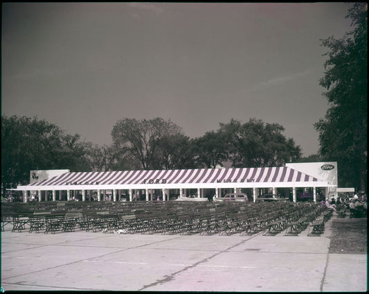 1947 Ford Exhibit Building at Michigan State Fair  0401-5774