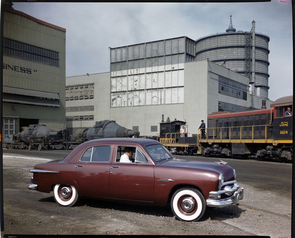 1951 Ford DeLuxe four door 0401-6037