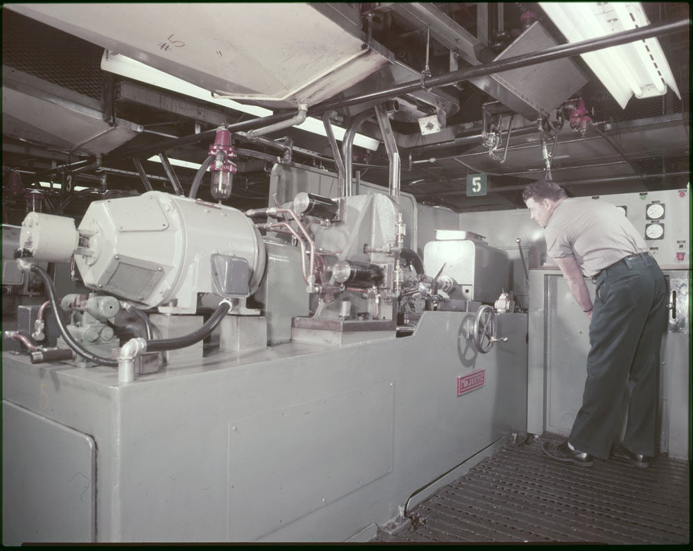 1956 Ford Livonia Transmission Plant worker at Maj 0401-6692