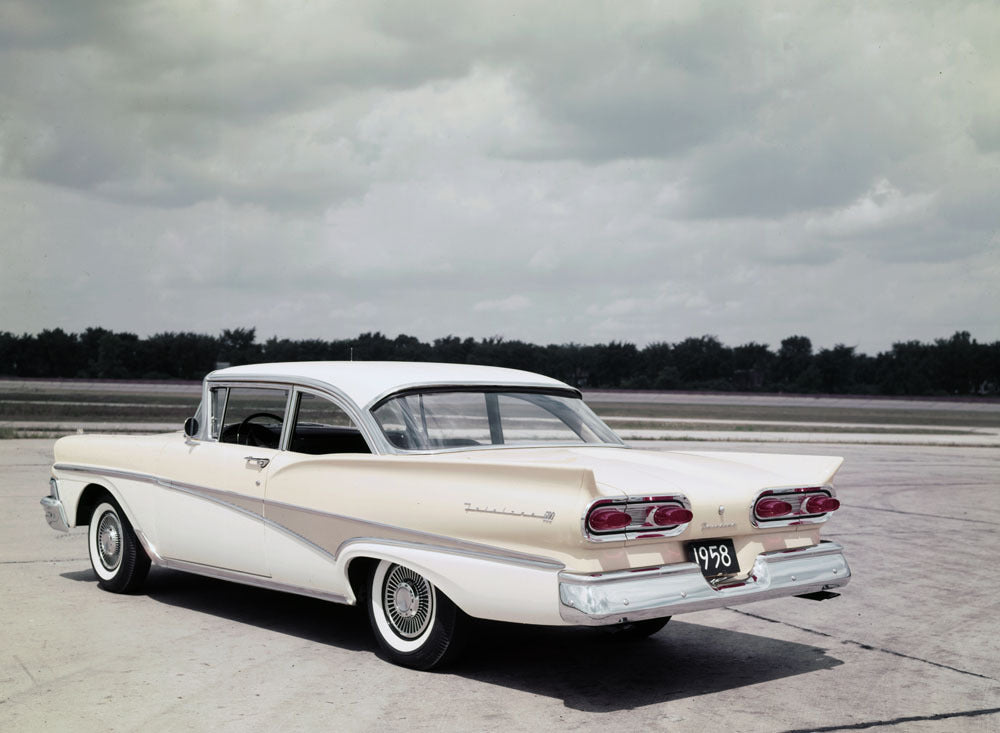 1958 Ford Fairlane Club Sedan 0401-7019
