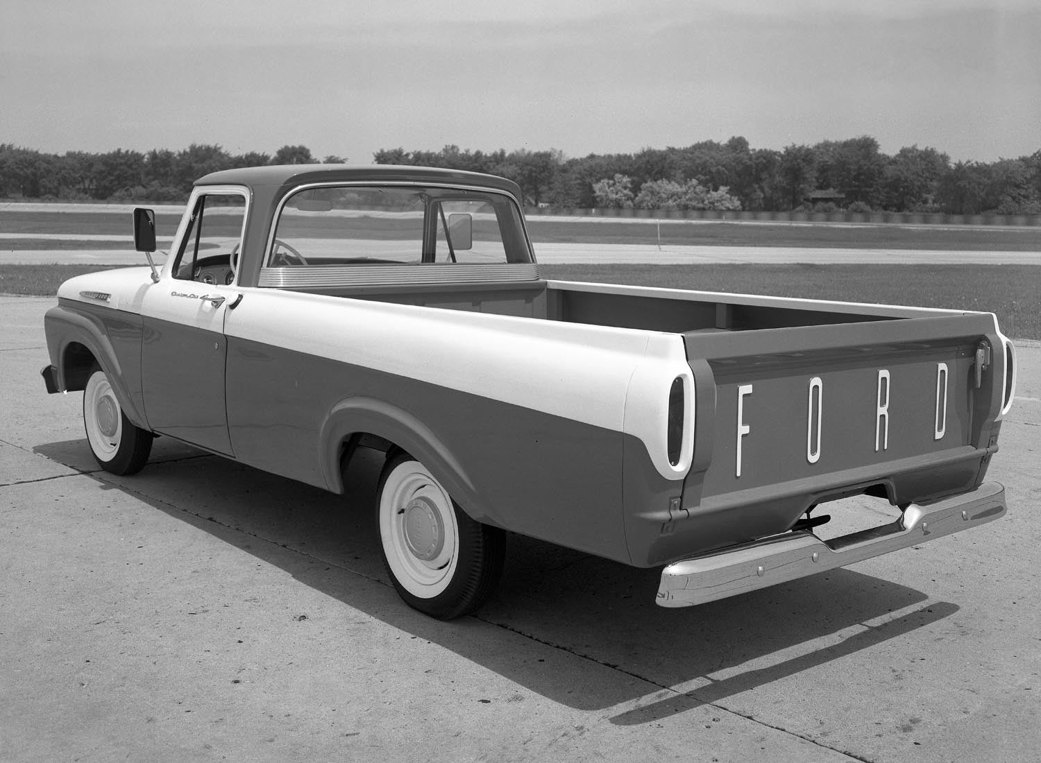 1962 Ford F 100 Styleside pickup truck  0401-7476