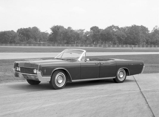 1966 Lincoln Continental convertible 0401-7880