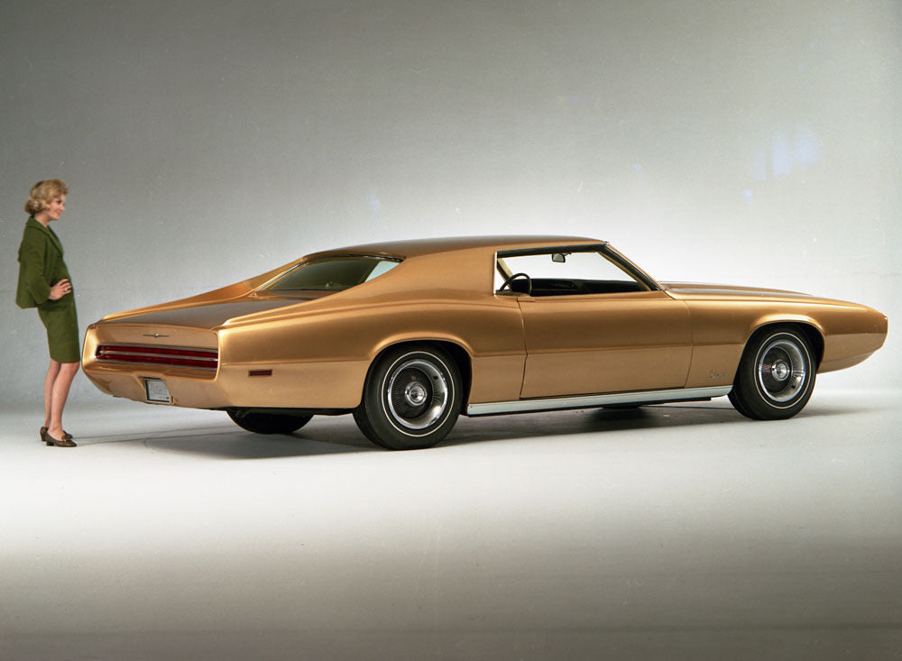 1968 Ford Thunderbird Saturn II concept car 0401-7952