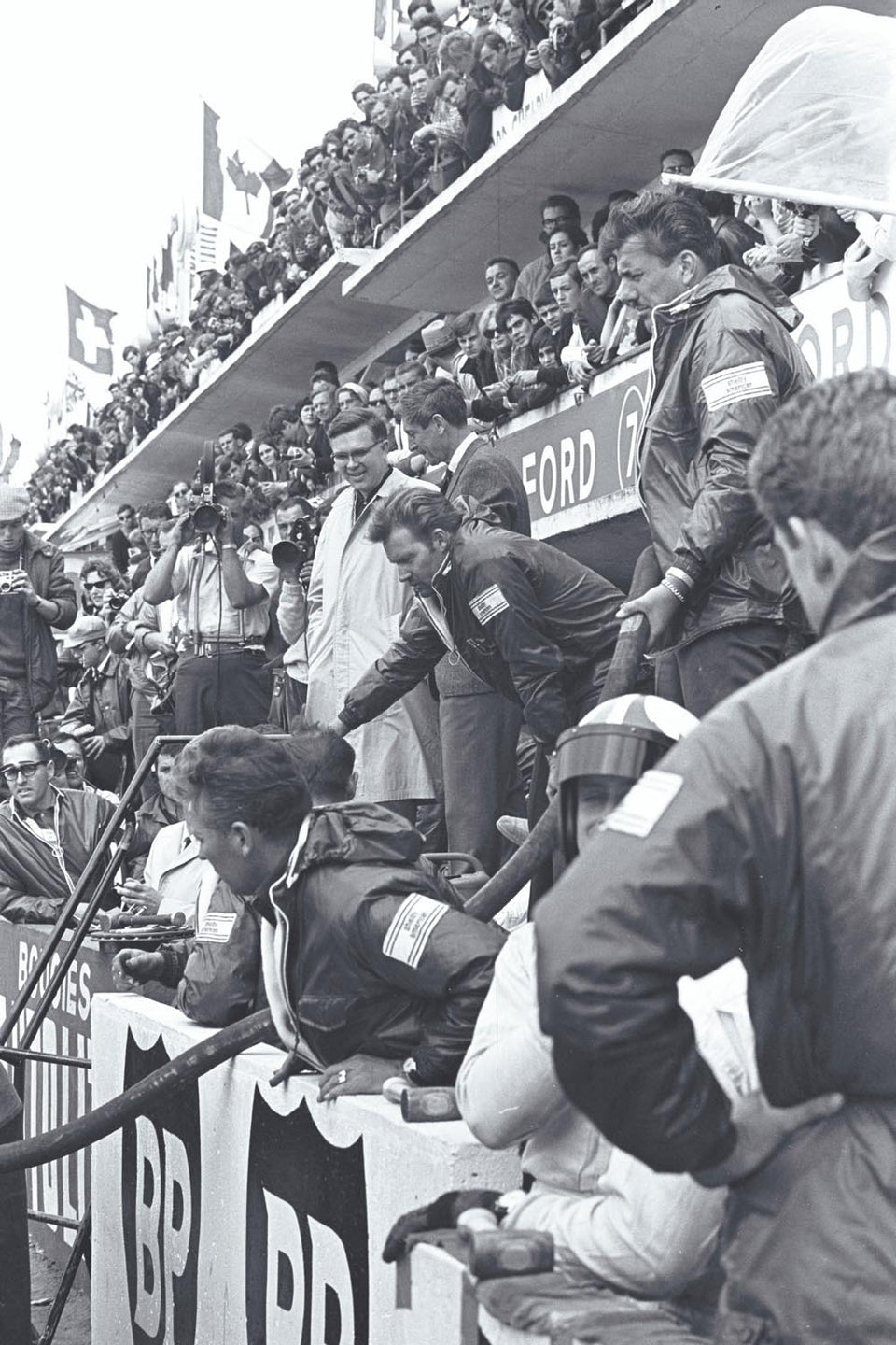 1966 Ford GT40 Mk II - Le Mans - Chris Amon / Phil Remington 0401-9753