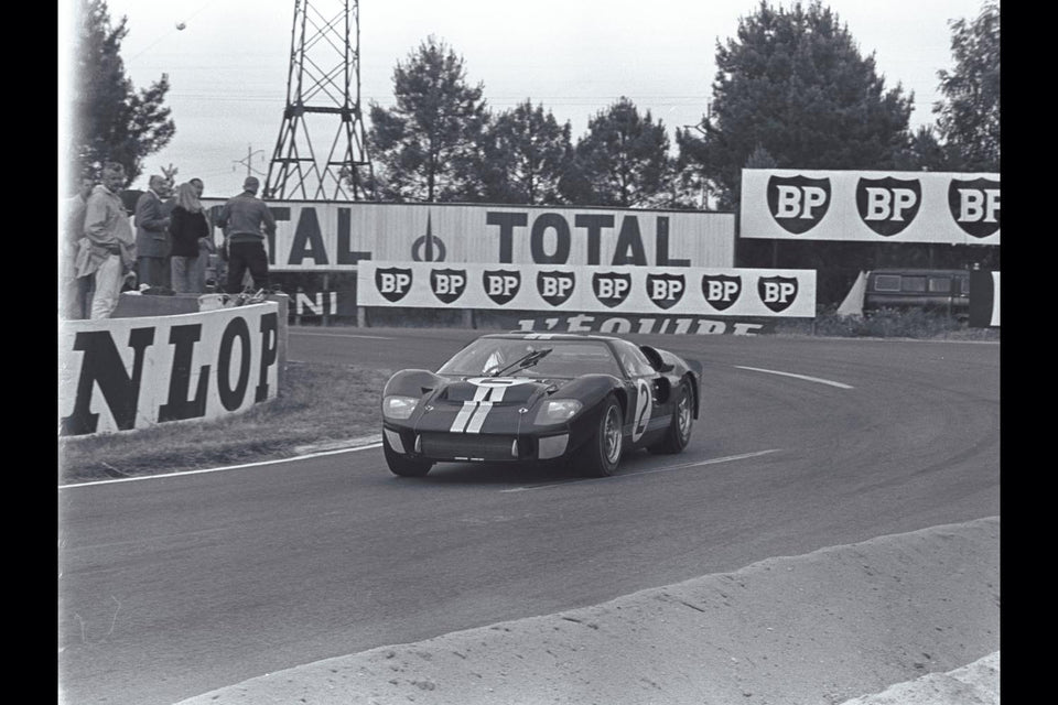 1966 Ford GT40 Mk II P/1046 - Le Mans - Bruce McLaren / Chris Amon 0401-9760