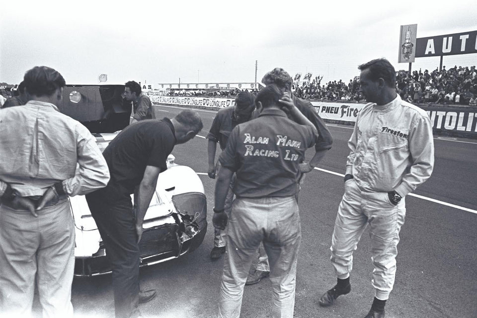 1966 Ford GT40 Mk II #7 - Le Mans - Graham Hill / Brian Muir 0401-9779