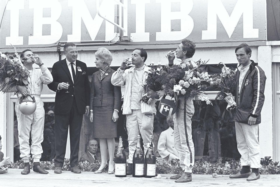 1966 Ford GT40 Mk II - Le Mans Podium 0401-9794