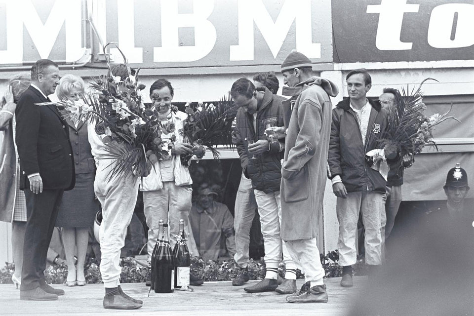 1966 Ford GT40 Mk II - Le Mans Podium 0401-9798