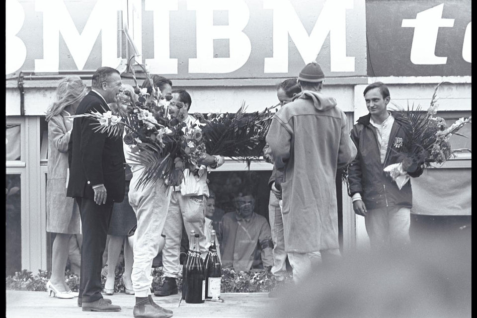 1966 Ford GT40 Mk II - Le Mans Podium 0401-9799