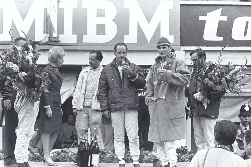 1966 Ford GT40 Mk II - Le Mans Podium - Ken Miles with Champagne 0401-9803