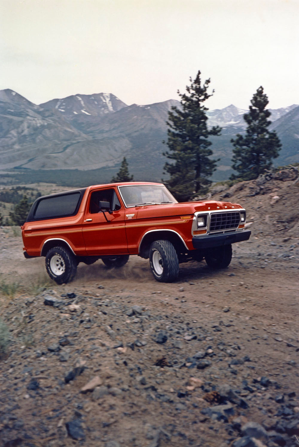 Ford Bronco  0404-5052