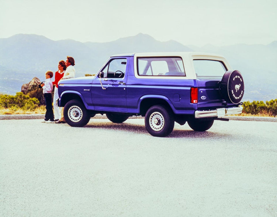 Ford Bronco  0404-5232