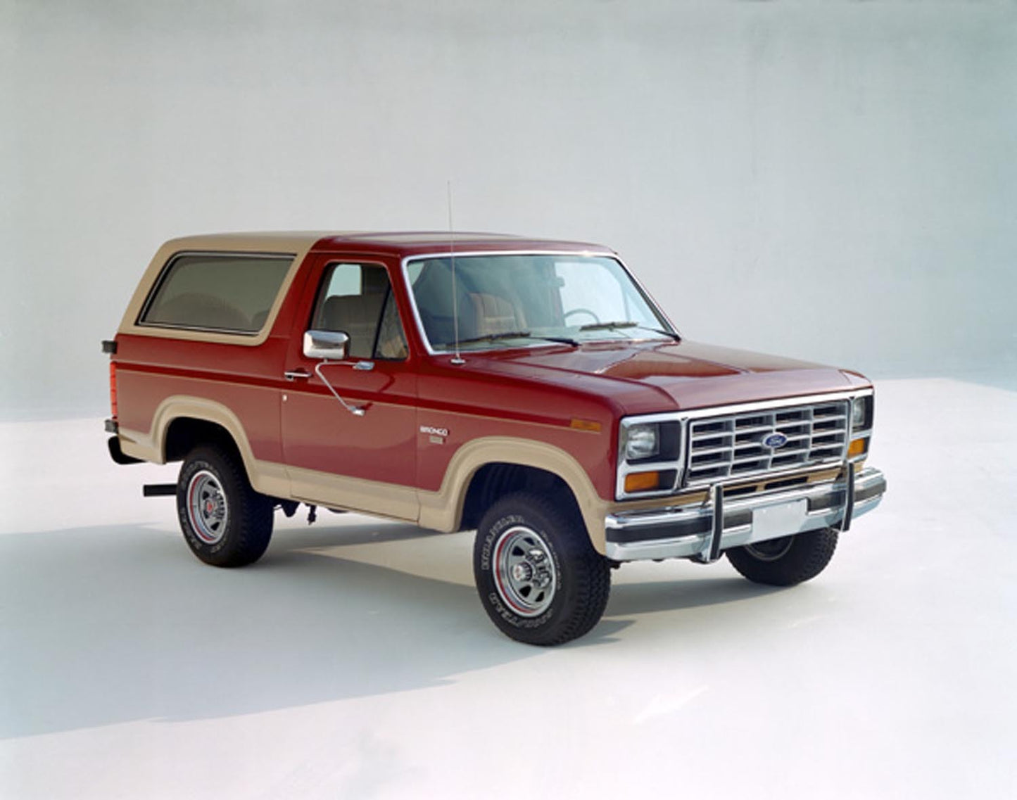 Ford Bronco  0404-5236
