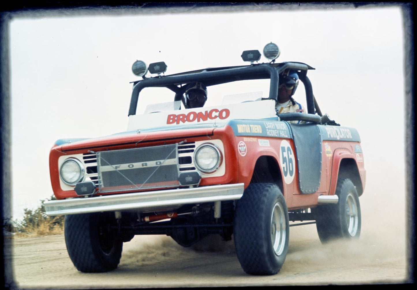 Ford Bronco  0404-5243