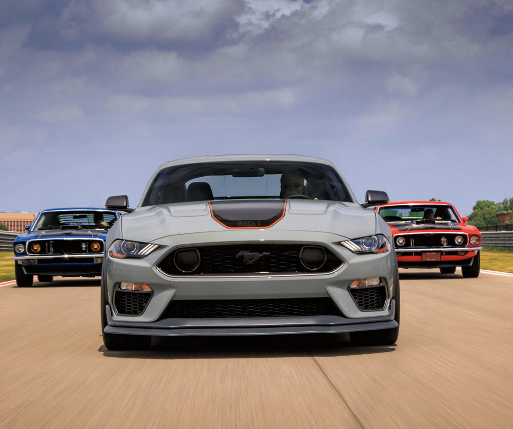 MUSTANG Mch1 DdFront Motn3VhlcRaceTrack  0404-5743