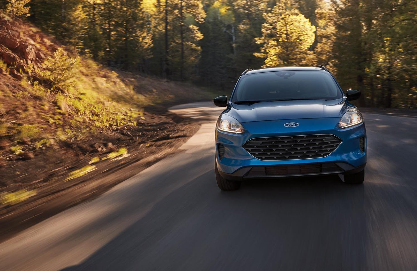 Escape SE Sport DdFront MotnCountryRd  0404-5752