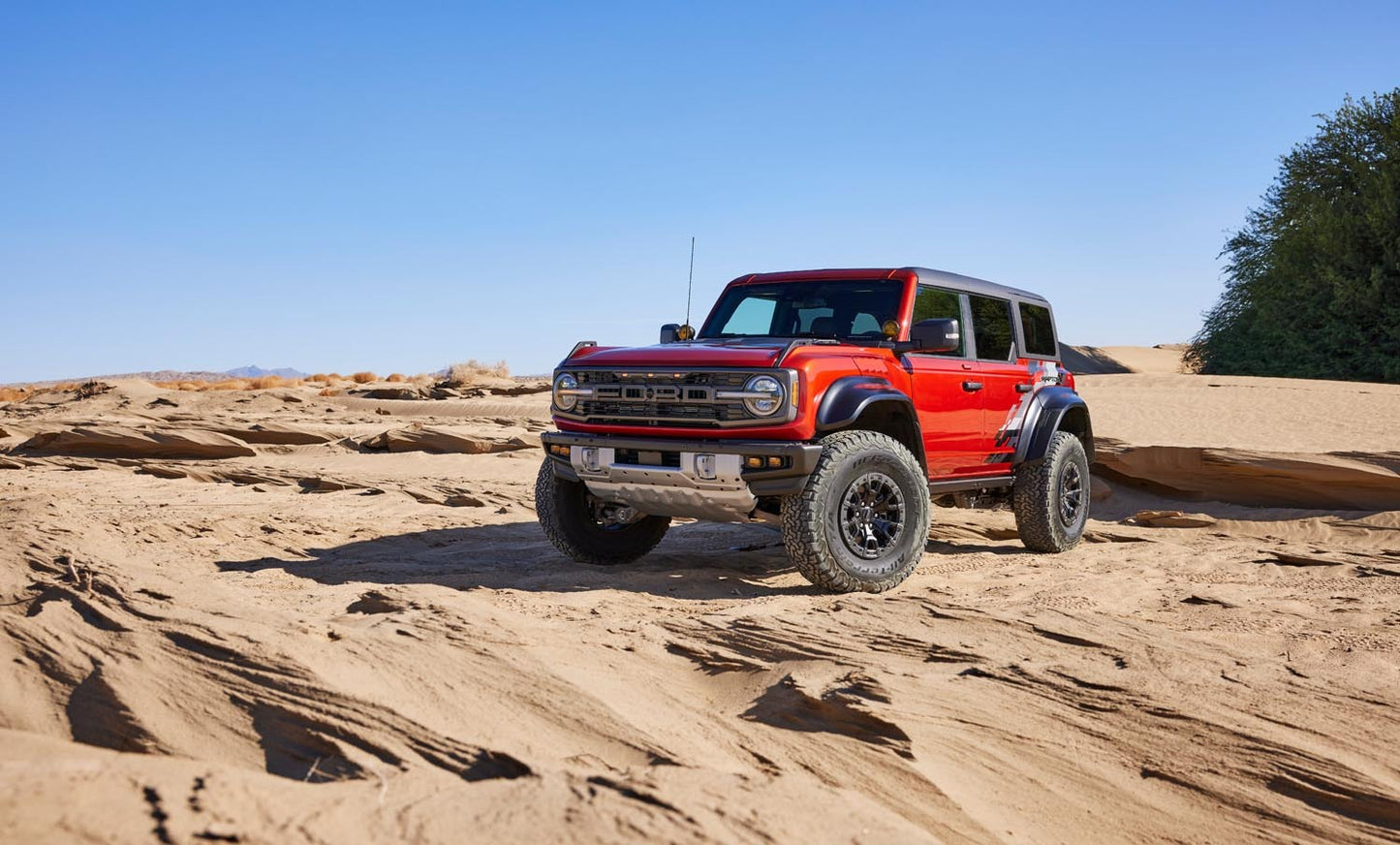 2022 Ford Bronco Raptor off road Hot Pepper Re  0404-7209