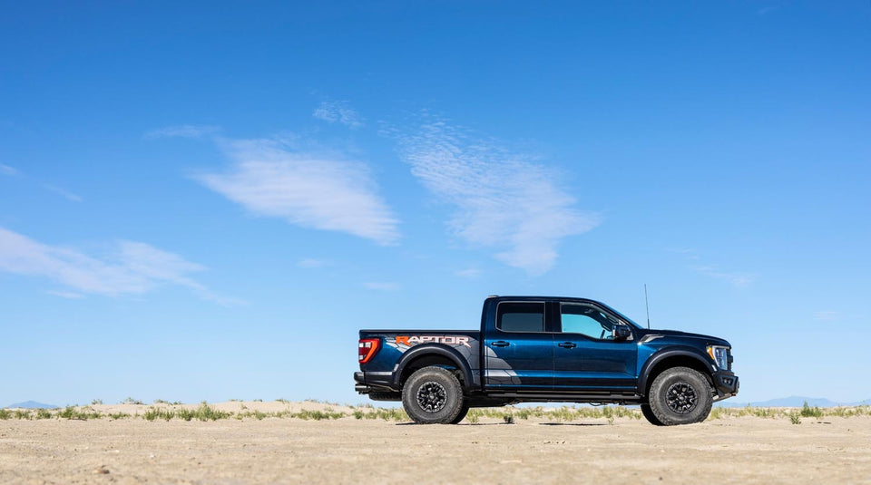2023 F-150 Raptor R exterior Antimatter Blue  0404-7227