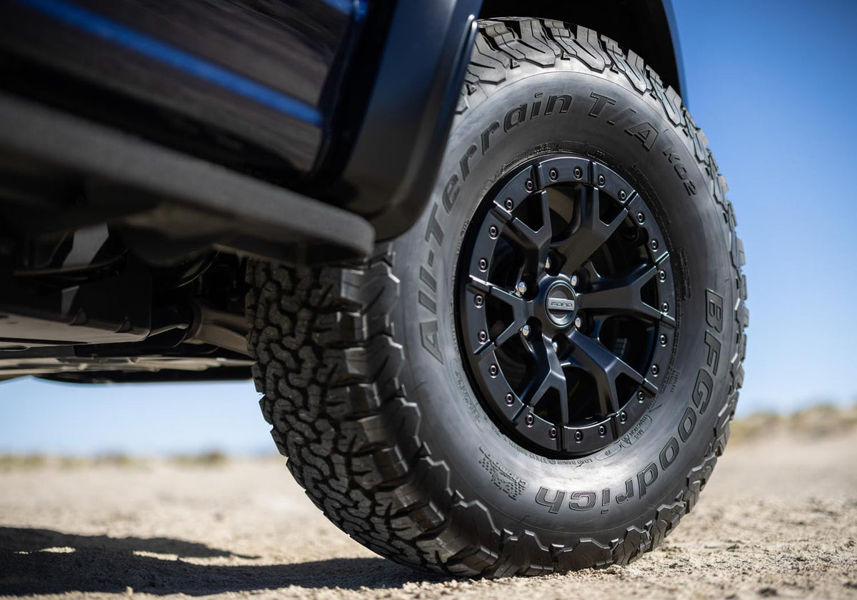 2023 F-150 Raptor R exterior Antimatter Blue  0404-7233