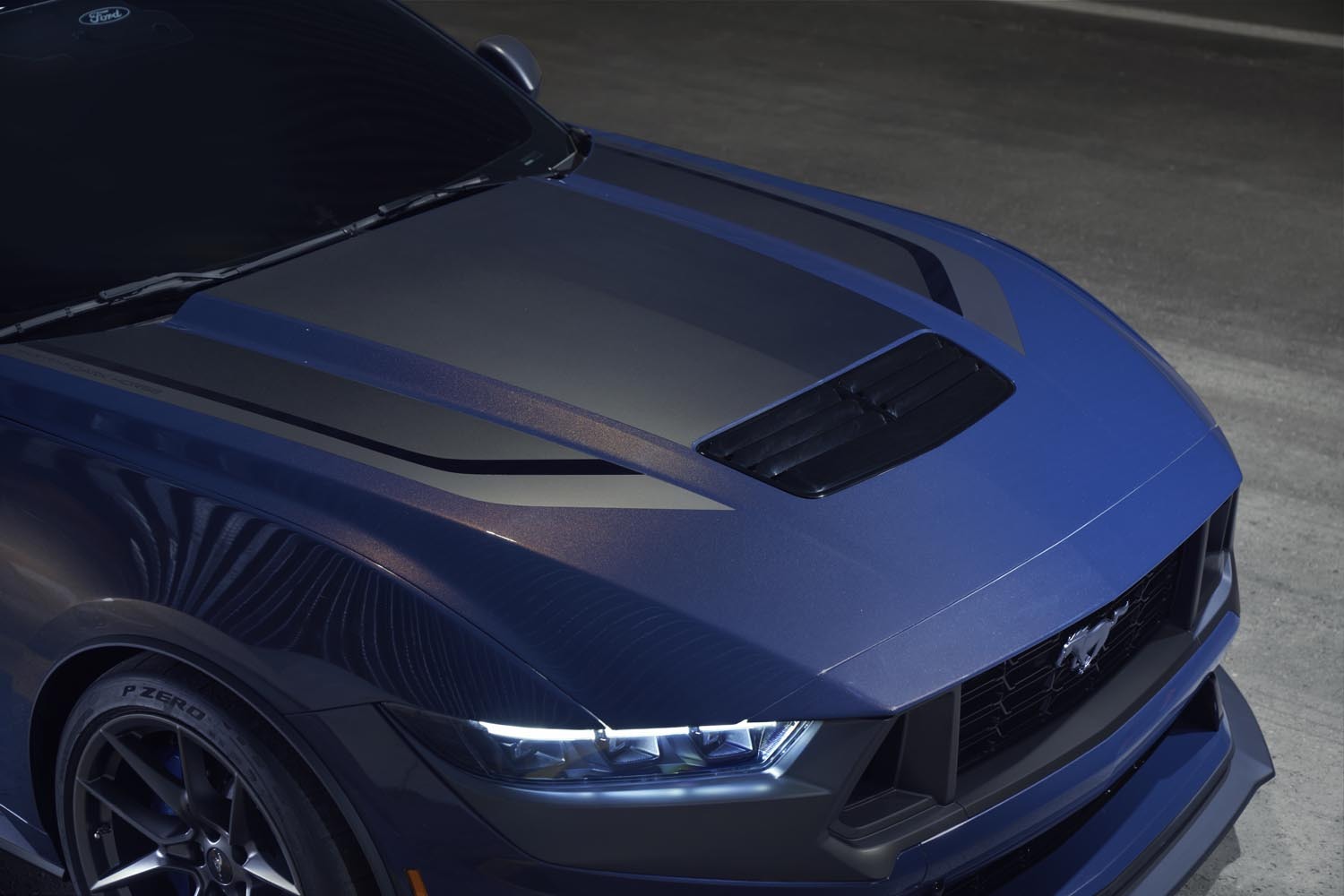 Mustang Dark Horse  0404-7333
