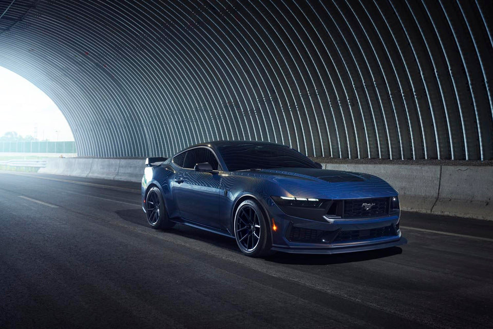 Mustang Dark Horse  0404-7337