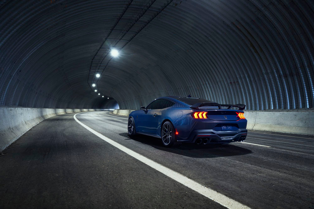 Mustang Dark Horse  0404-7339