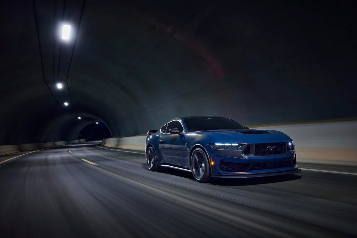 Mustang Dark Horse  0404-7343