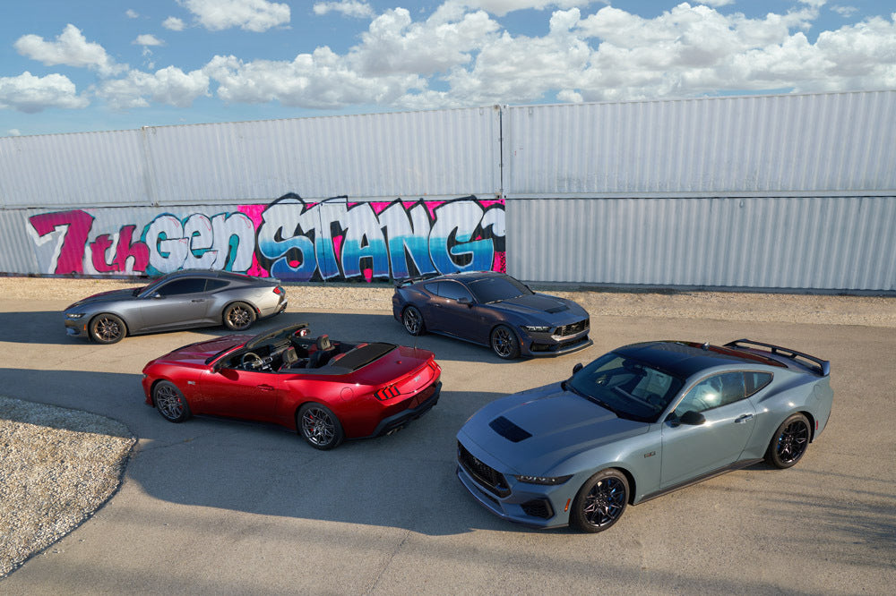 Mustang Family of Four  0404-7346