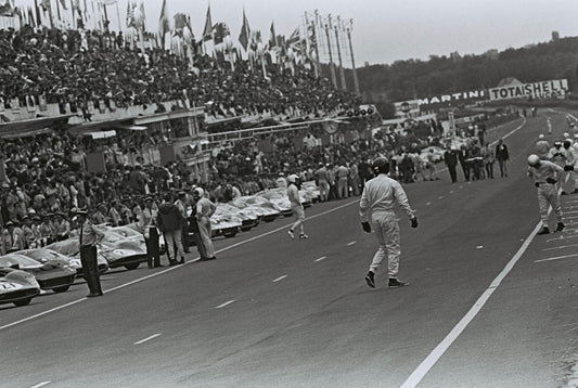 1966 Le Mans - Le Mans (Pit Photo)  0999-0037