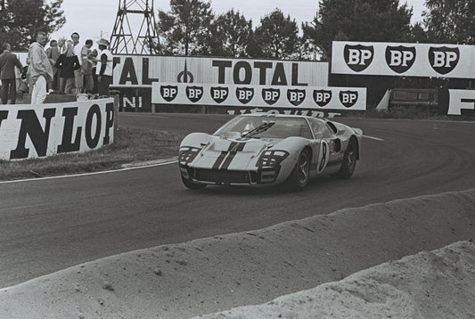 1966 Le Mans - Whitmore / Gardner / *Salmon (Ford Mk II) 0999-0236