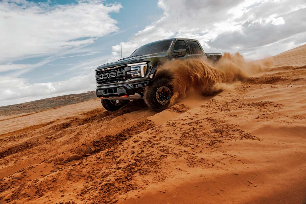 2027 Ford F-150 Raptor R 2027-0010