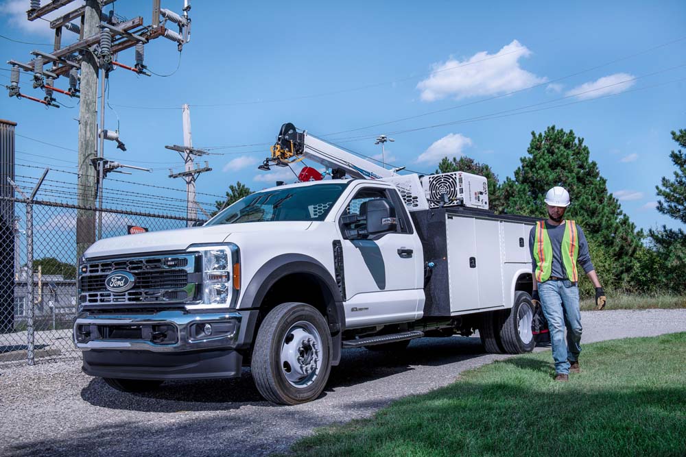 2027 Ford F-550 XLT 2027-0038