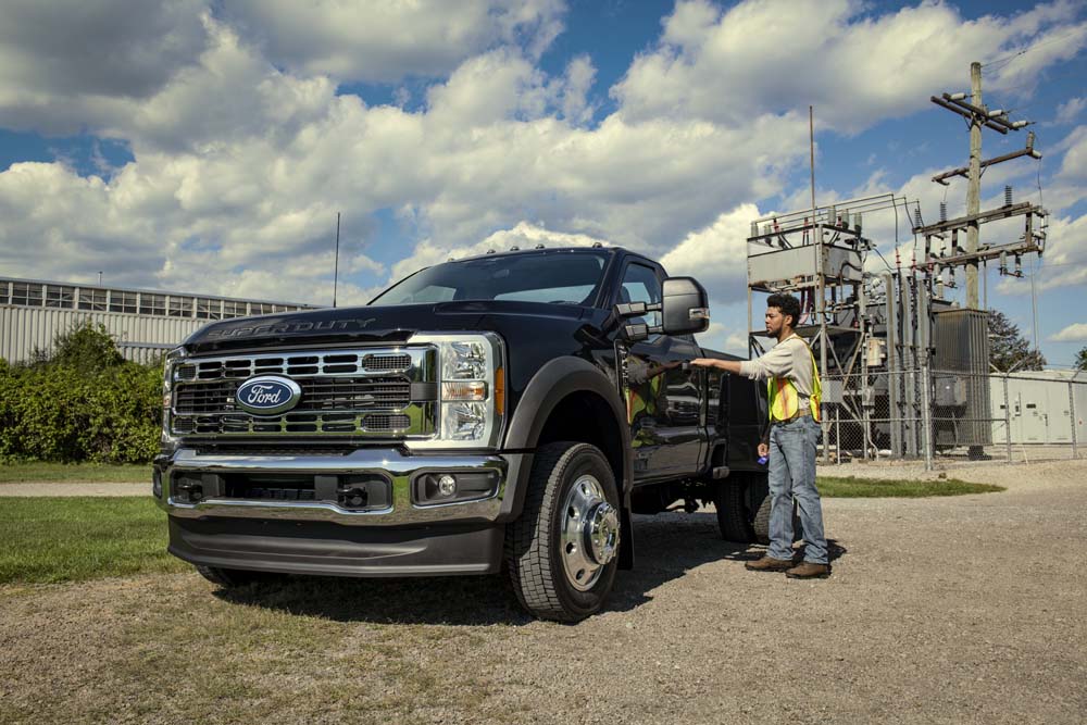 2027 Ford F-450 XLT 2027-0044