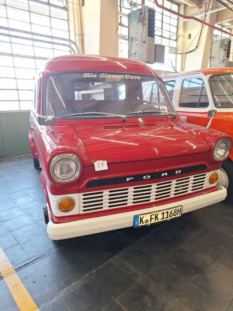 This archival image documents the 1968 Ford Transit Mk I Belgien and is preserved in the Ford Heritage Vault as part of Ford Motor Company's historic photographic archive. Free for personal, non-commercial use. Ford Heritage Vault reference AR-202...