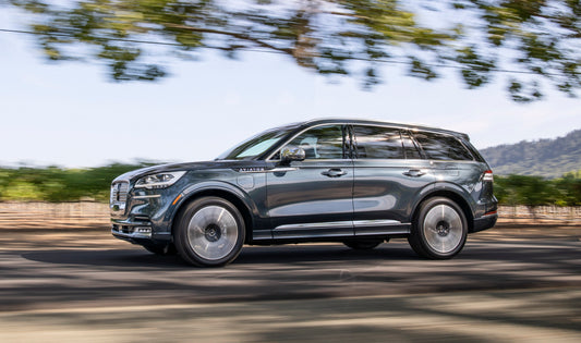 2019 Lincoln Aviator Grand Touring action shot on scenic road 90A0055 HV 2019-0030