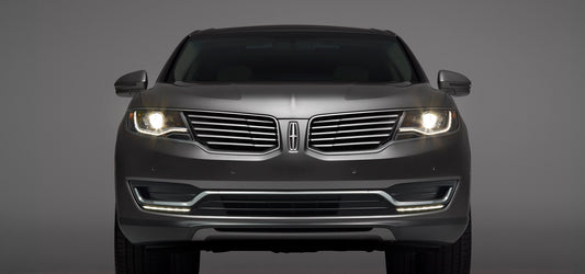 2016 Lincoln MKX front view in studio HV 2016-0030