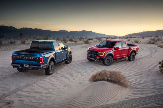 2019 Ford F-150 Raptors in desert 3U0A0694_C1 HV 2019-0002