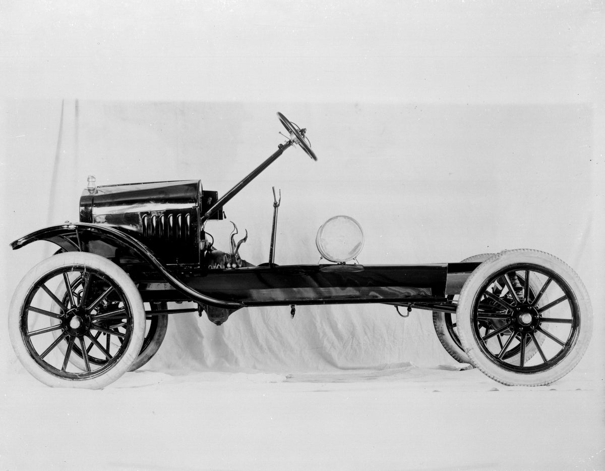 This archival image documents the 1918 Ford Model T chassis and is preserved in the Ford Heritage Vault as part of Ford Motor Company's historic photographic archive. Free for personal, non-commercial use. Ford Heritage Vault reference AR-2008-8.1...