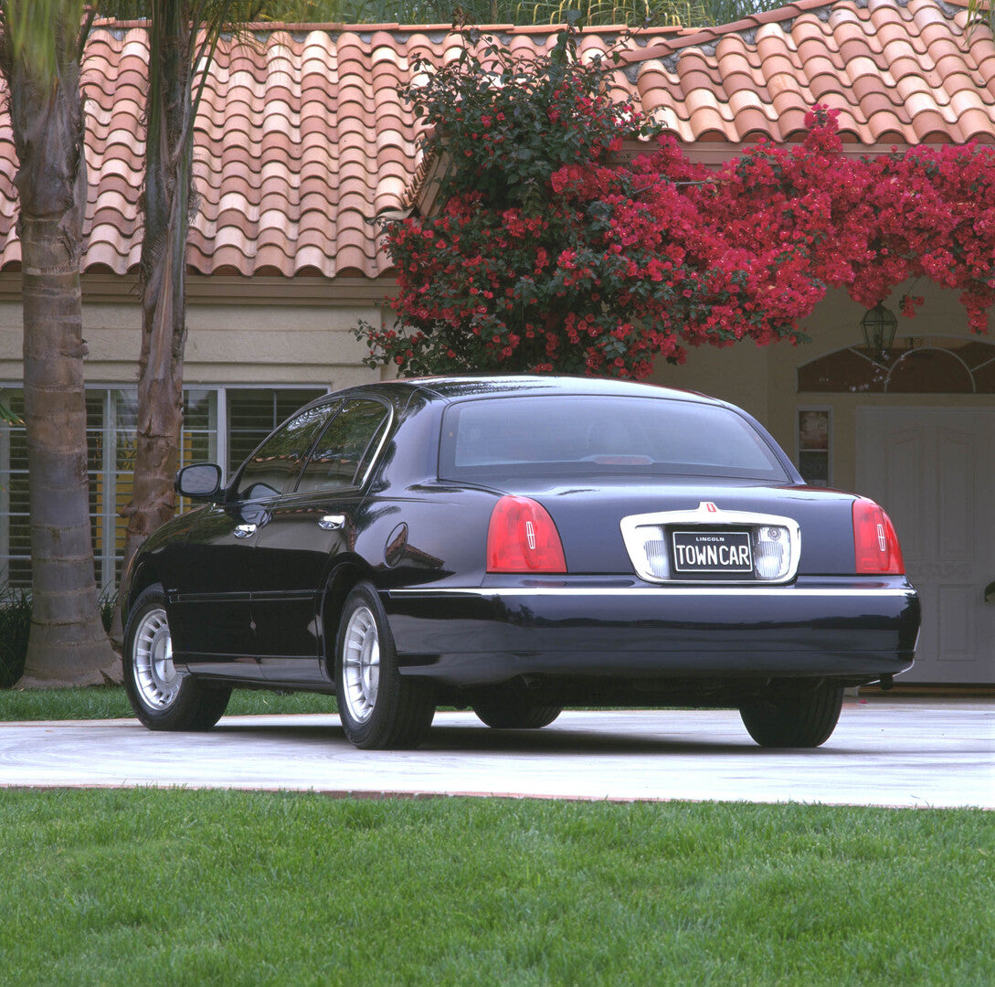 This archival image documents the 2000 Lincoln Town Car scenic AR-2002-213709 and is preserved in the Ford Heritage Vault as part of Ford Motor Company's historic photographic archive. Free for personal, non-commercial use. Ford Heritage Vault ref...