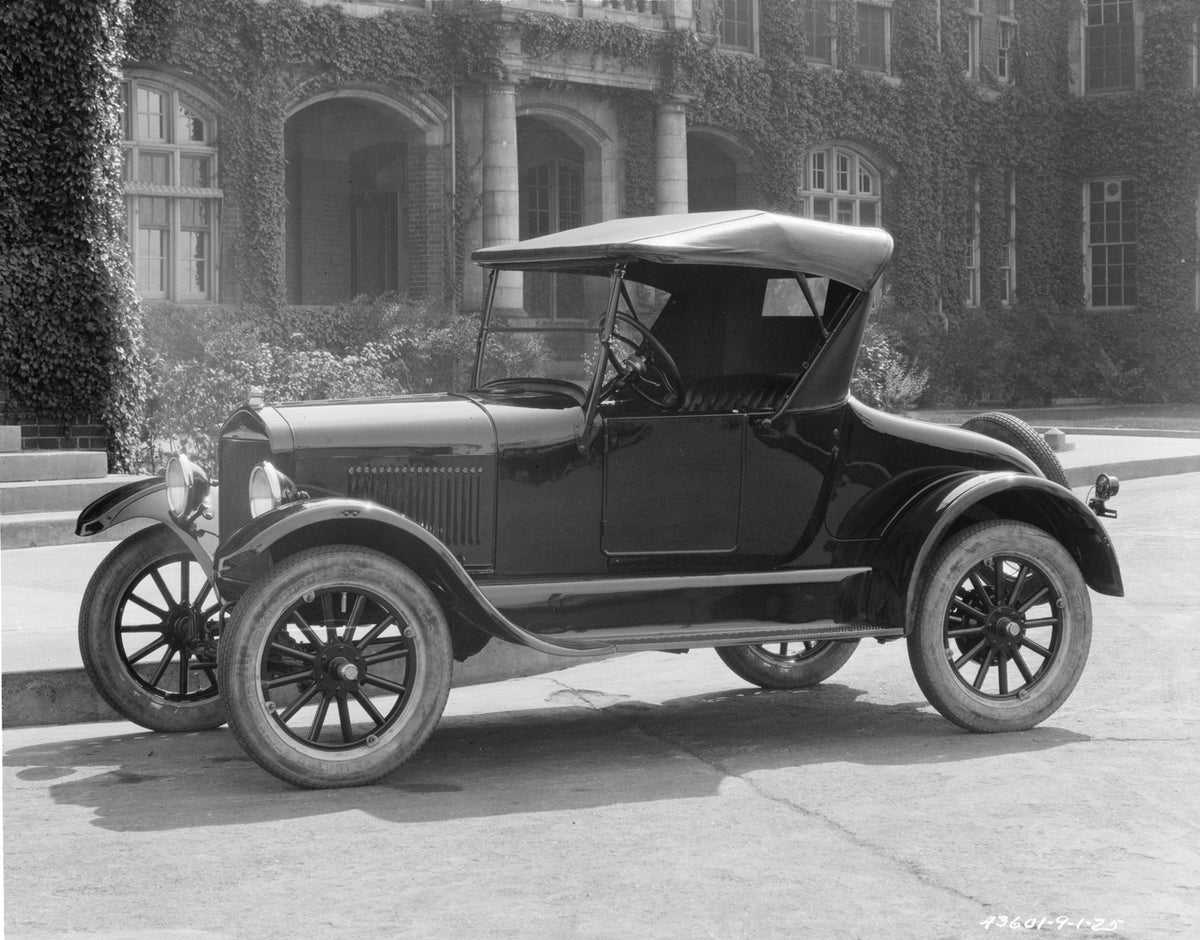 This archival image documents the 1925 Ford Model T Roadster and is preserved in the Ford Heritage Vault as part of Ford Motor Company's historic photographic archive. Free for personal, non-commercial use. Ford Heritage Vault reference AR-2008-8....