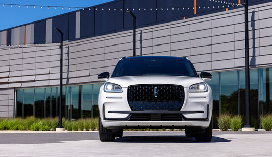 2023 Lincoln Corsair Reserve front view in front of building HV 2023-0022