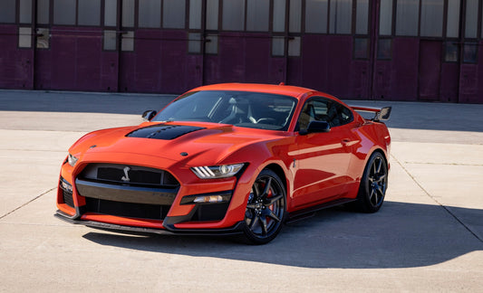 2022 Ford Mustang Shelby GT500 in front of building MS HV 2022-0008