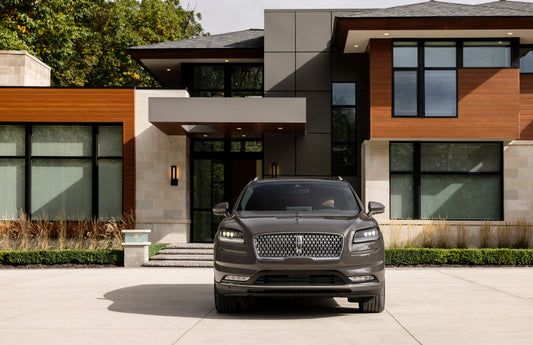 2022 Lincoln Nautilus at scenic house HV 2022-0033