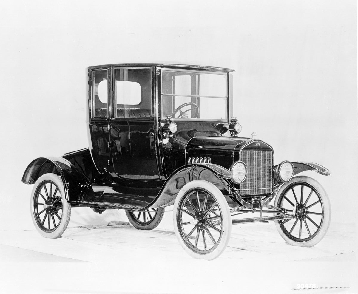 This archival image documents the 1917 Ford Model T Coupelet and is preserved in the Ford Heritage Vault as part of Ford Motor Company's historic photographic archive. Free for personal, non-commercial use. Ford Heritage Vault reference AR-2008-8....