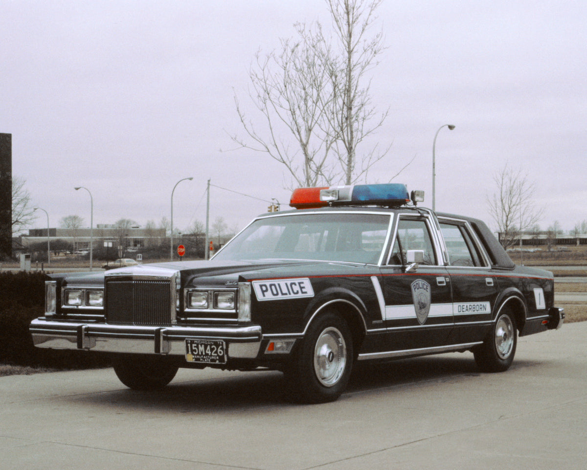 This archival image documents the 1981 Lincoln police car and is preserved in the Ford Heritage Vault as part of Ford Motor Company's historic photographic archive. Free for personal, non-commercial use. Ford Heritage Vault reference AR-2008-8.1.1...