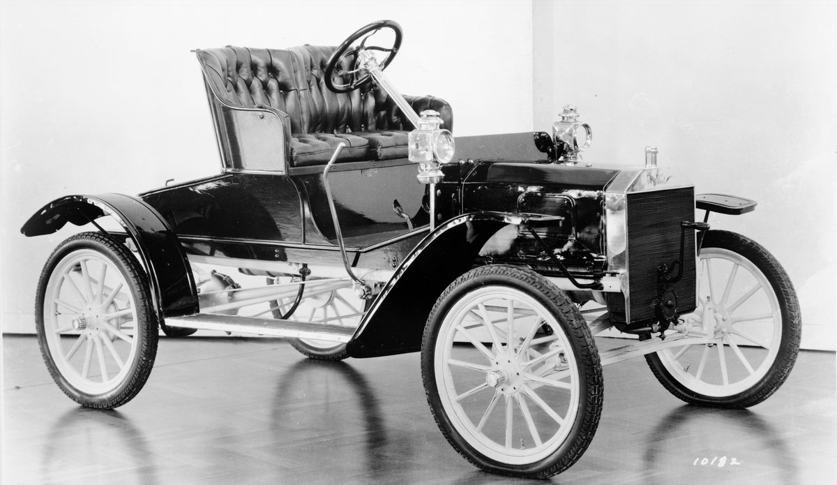 This archival image documents the 1907 Ford Model R Roadster and is preserved in the Ford Heritage Vault as part of Ford Motor Company's historic photographic archive. Free for personal, non-commercial use. Ford Heritage Vault reference AR-2008-8....